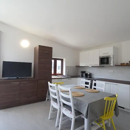 Domecek Ve Frymburku بيت للعطل